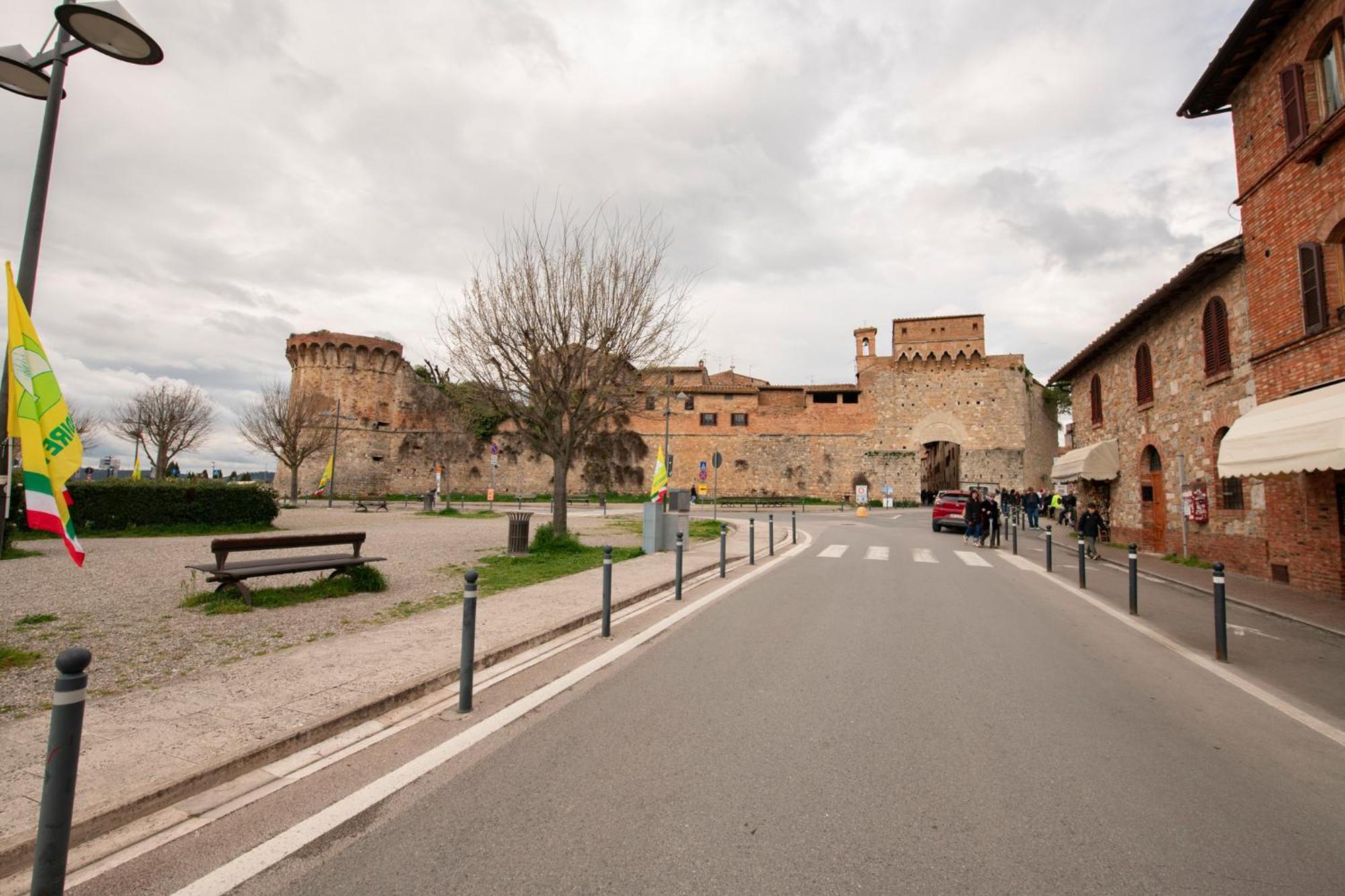 Bellavista Free Parking City Center San Gimignano Dış mekan fotoğraf