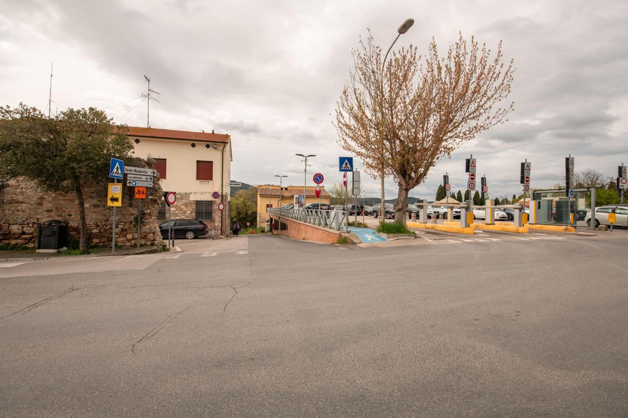 Bellavista Free Parking City Center San Gimignano Dış mekan fotoğraf